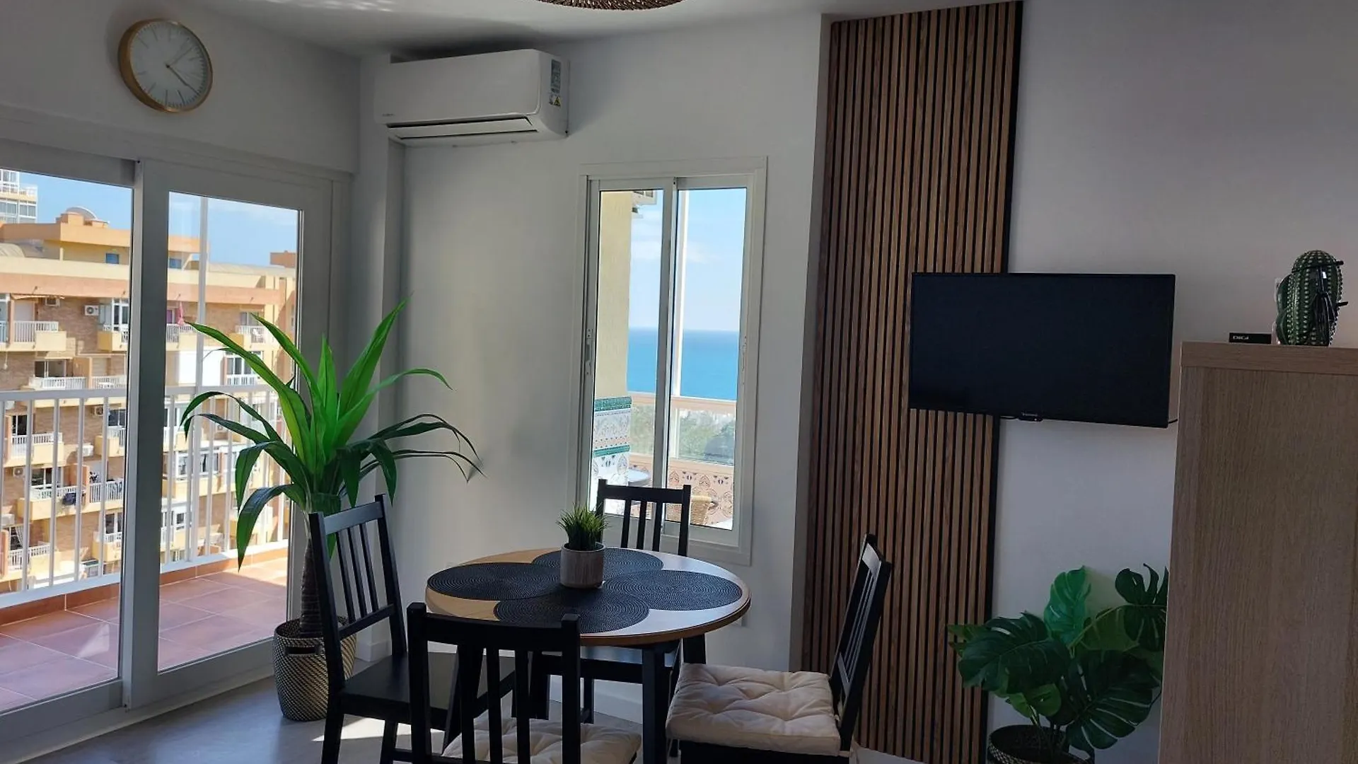 בנאלמדנה Seaview Apartment