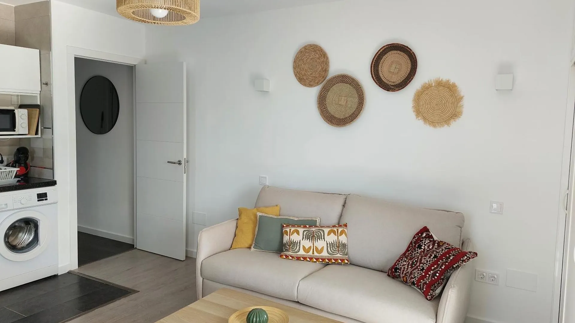 בנאלמדנה Seaview Apartment